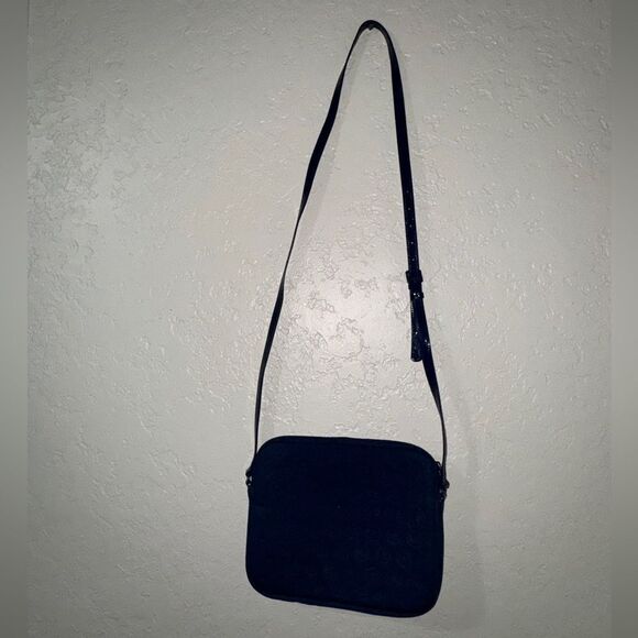 Michael Kors Mono Embossed Neoprene iPad Crossbody Purse Bag
Padded blue - Picture 4 of 16